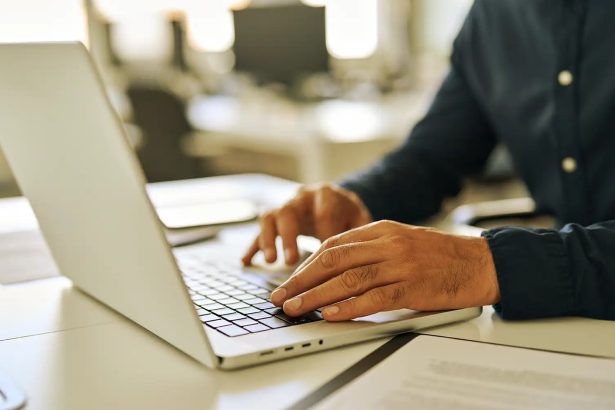 Revolutionizing Visual Content Creation with AI