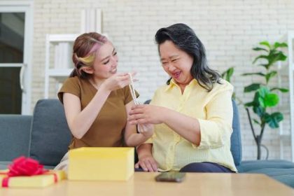 Custom vs. Store-Bought: Why Personalized Jewelry Makes the Best Mother’s Day Gift