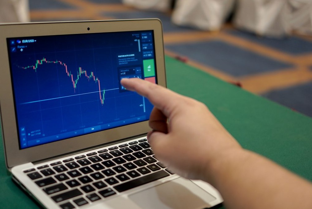 Enhance Your Forex Trading WithMetaTrader 4’s Custom Indicators and Alerts