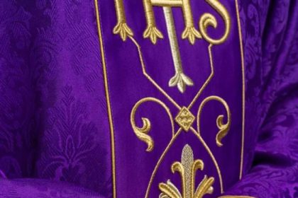 History of the Altar Server's Surplice: From the Middle Ages to the Present Day