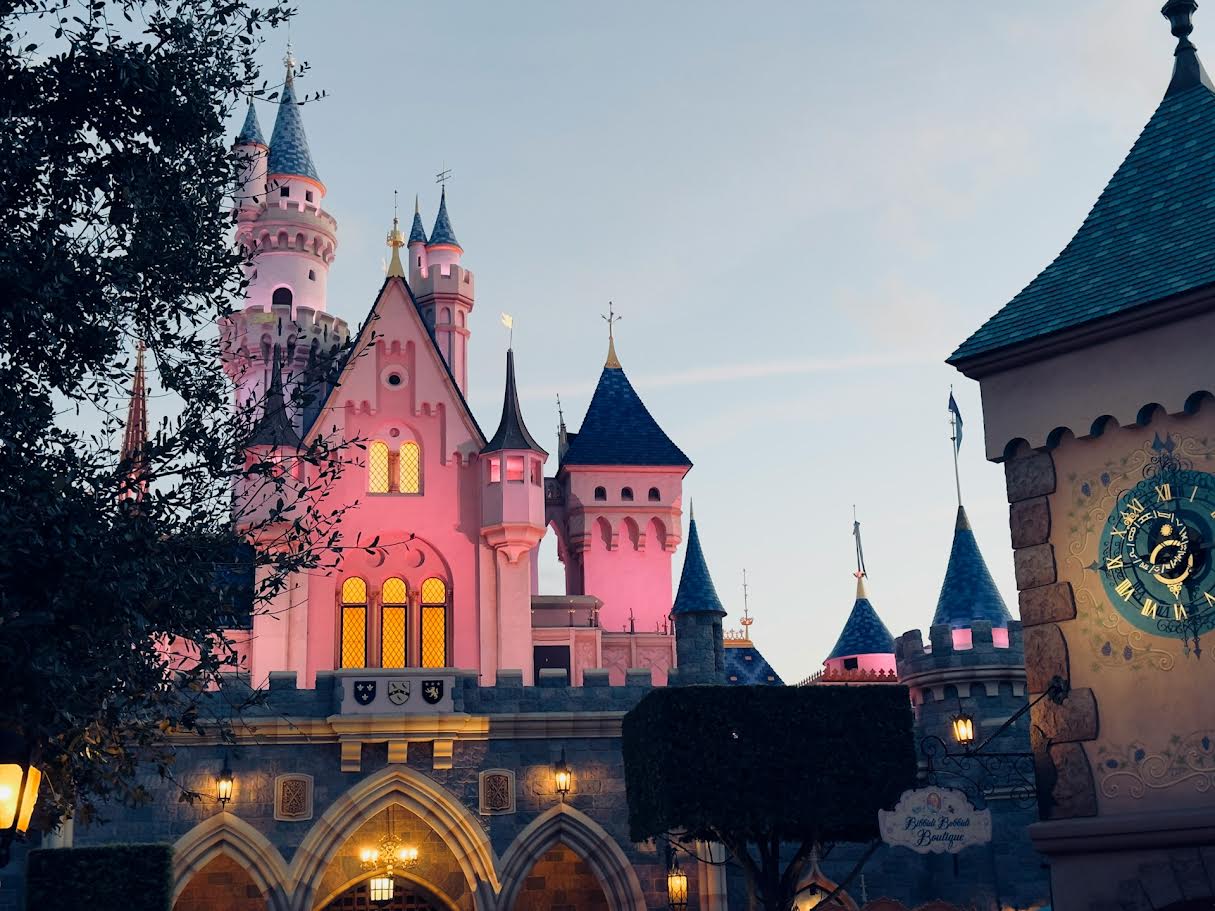 Smart Strategies for First-Time Disneyland Visitors