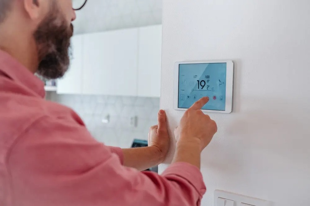 Traditional Thermostats: Are These Control Systems Unreliable at Best?