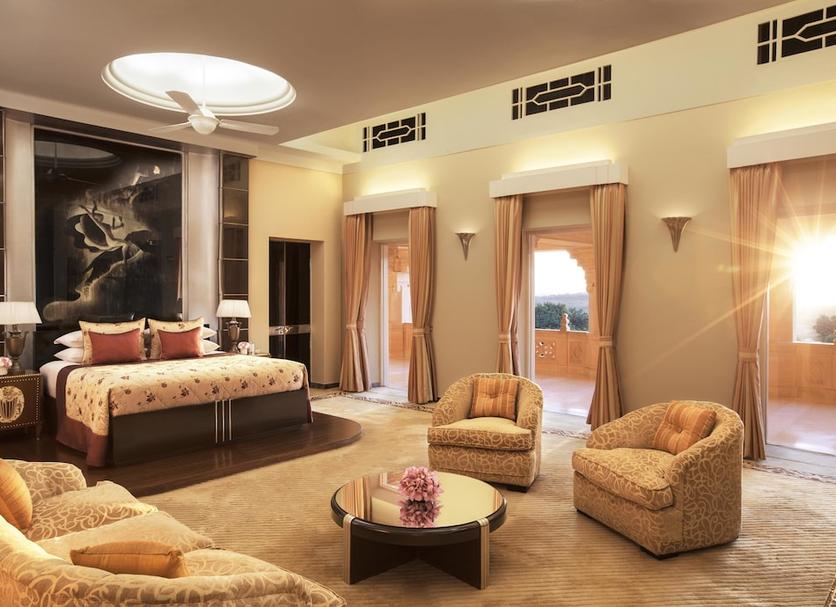 What are the most important reasons to book a room in Umaid Bhawan Palace?